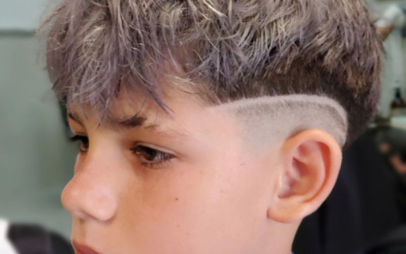 Detalle arreglo corte de pelo niño