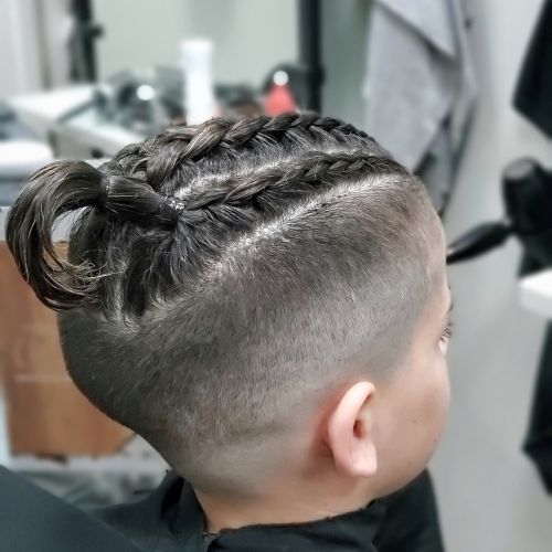 Detalle corte de pelo niño